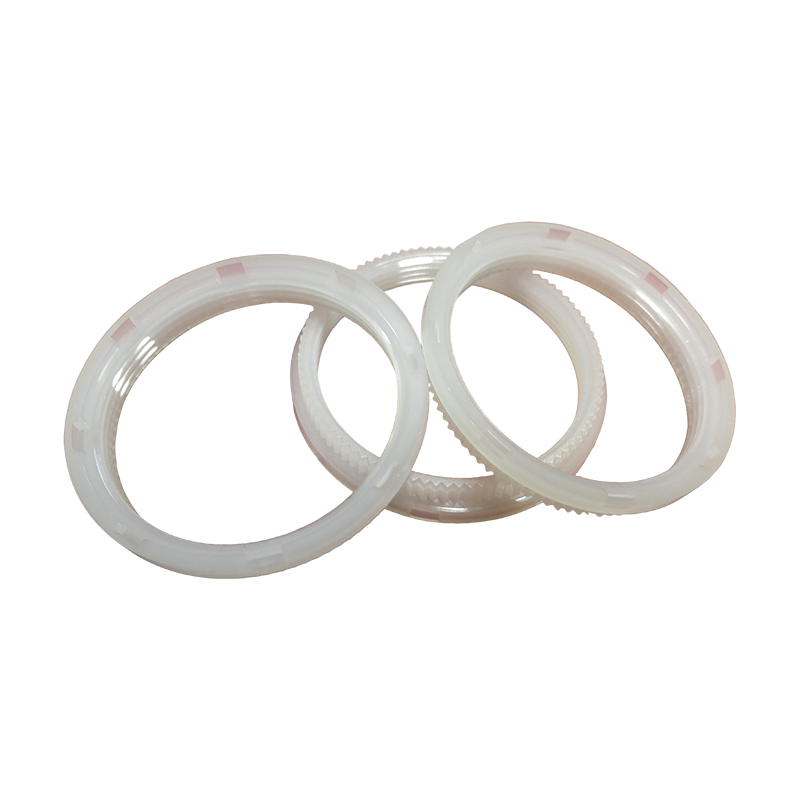 Spritzgussteil mit Schraubenmutter aus Kunststoff